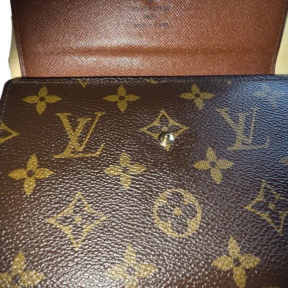 Louis Vuitton International Monogram Wallet Full Inclusion & COA - Picture 4 of 12
